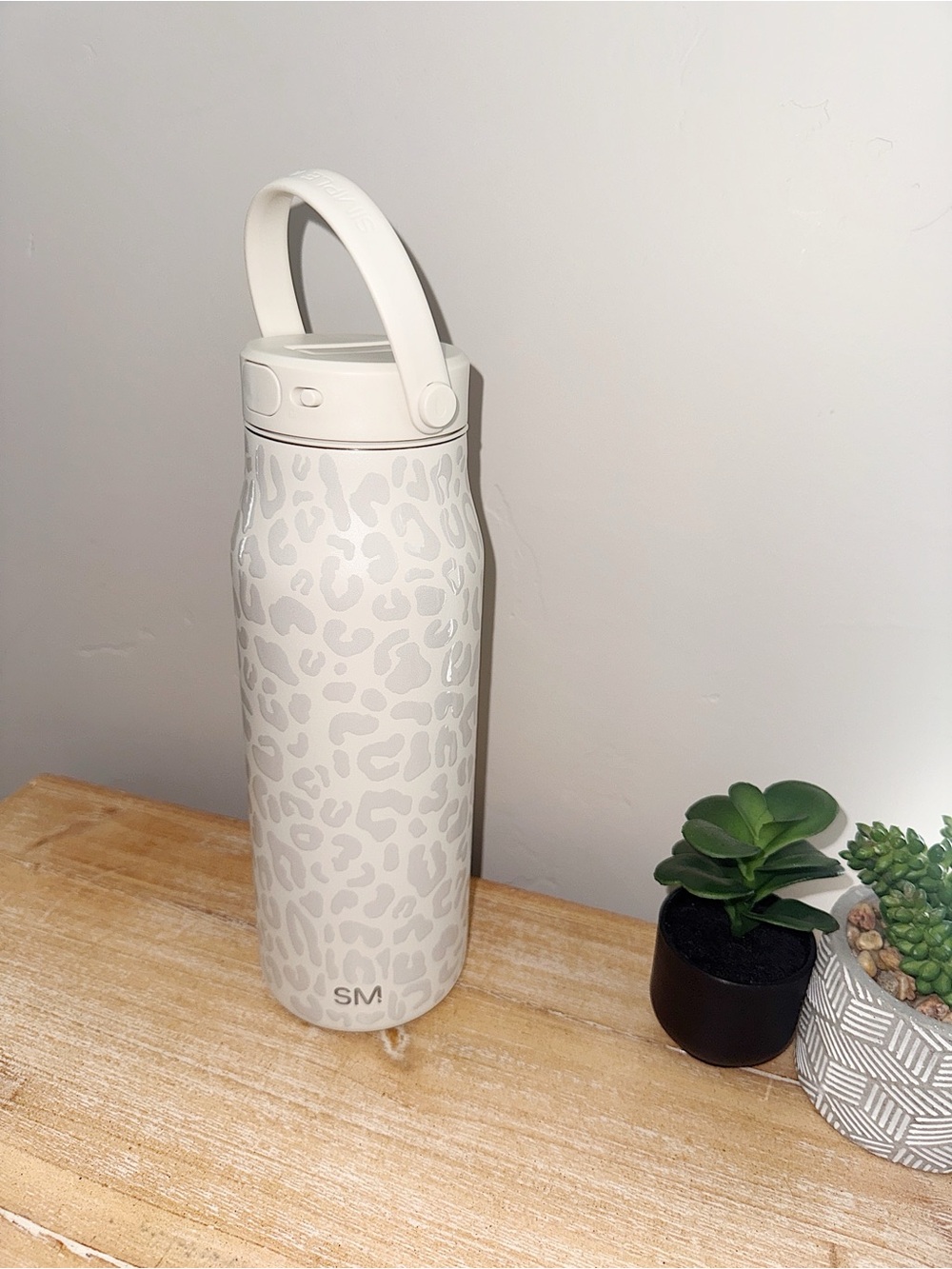 Simple Modern 34oz Mesa Leopard Water Bottle Cream
